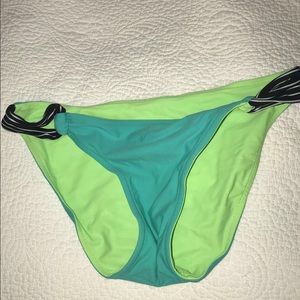 REVERSIBLE SWIM UNDIES 👙